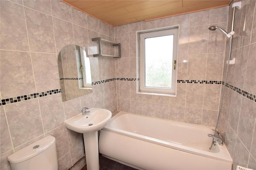 Chelmsford Avenue, Grimsby, Lincolnshire, DN34 3 bed semidetached