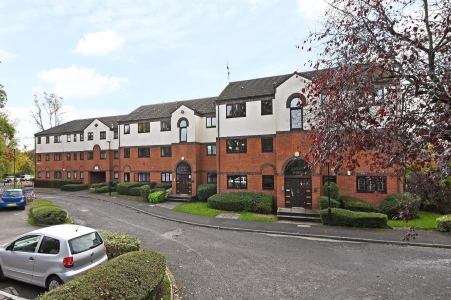 BECKSIDE GARDENS, MELROSEGATE, YORK... 1 bed apartment £750 pcm (£173 pw)