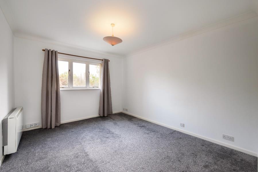 BECKSIDE GARDENS, MELROSEGATE, YORK... 1 bed apartment £750 pcm (£173 pw)