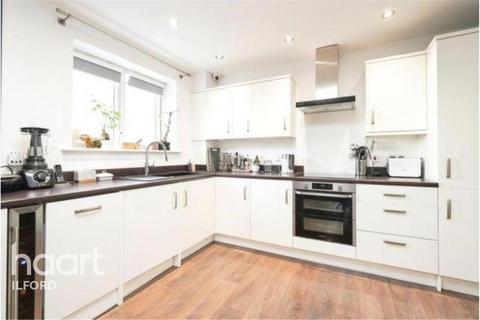 2 bedroom flat to rent, Barking, IG11