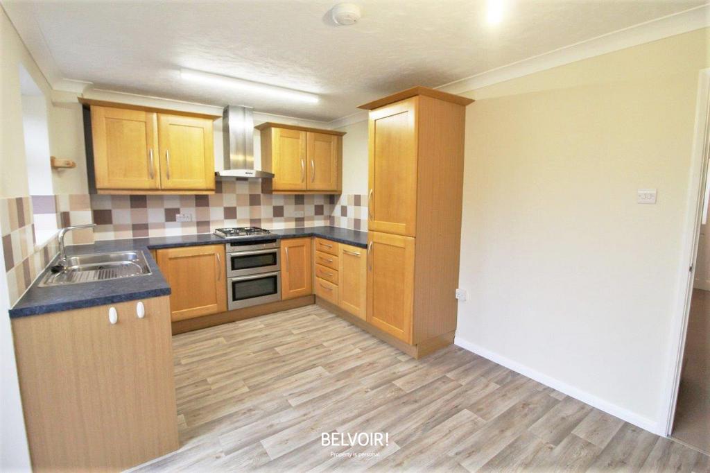 Melford Road, Stowmarket, IP14 3 bed semidetached house to rent £