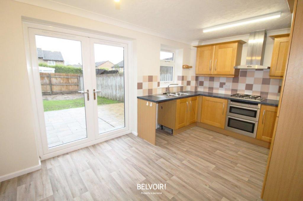 Melford Road, Stowmarket, IP14 3 bed semidetached house to rent £