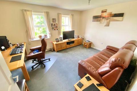 2 bedroom flat for sale - Elvaston Court, Grantham, Lincolnshire, NG31 7FL