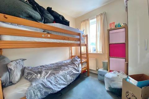 2 bedroom flat for sale - Elvaston Court, Grantham, Lincolnshire, NG31 7FL