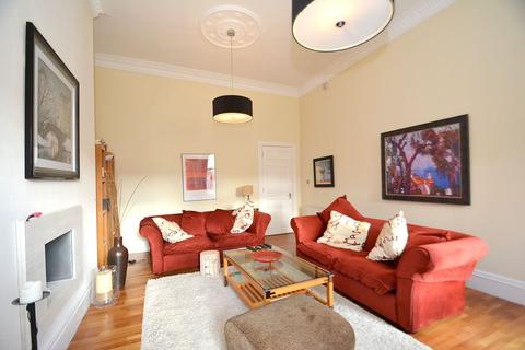 3 bedroom flat for sale - 10b Lancaster Crescent, GLASGOW, G12 0RR
