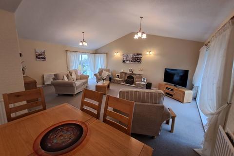 3 bedroom bungalow for sale - Hackwood Park, hexham, Hexham, Northumberland, NE46 1AY