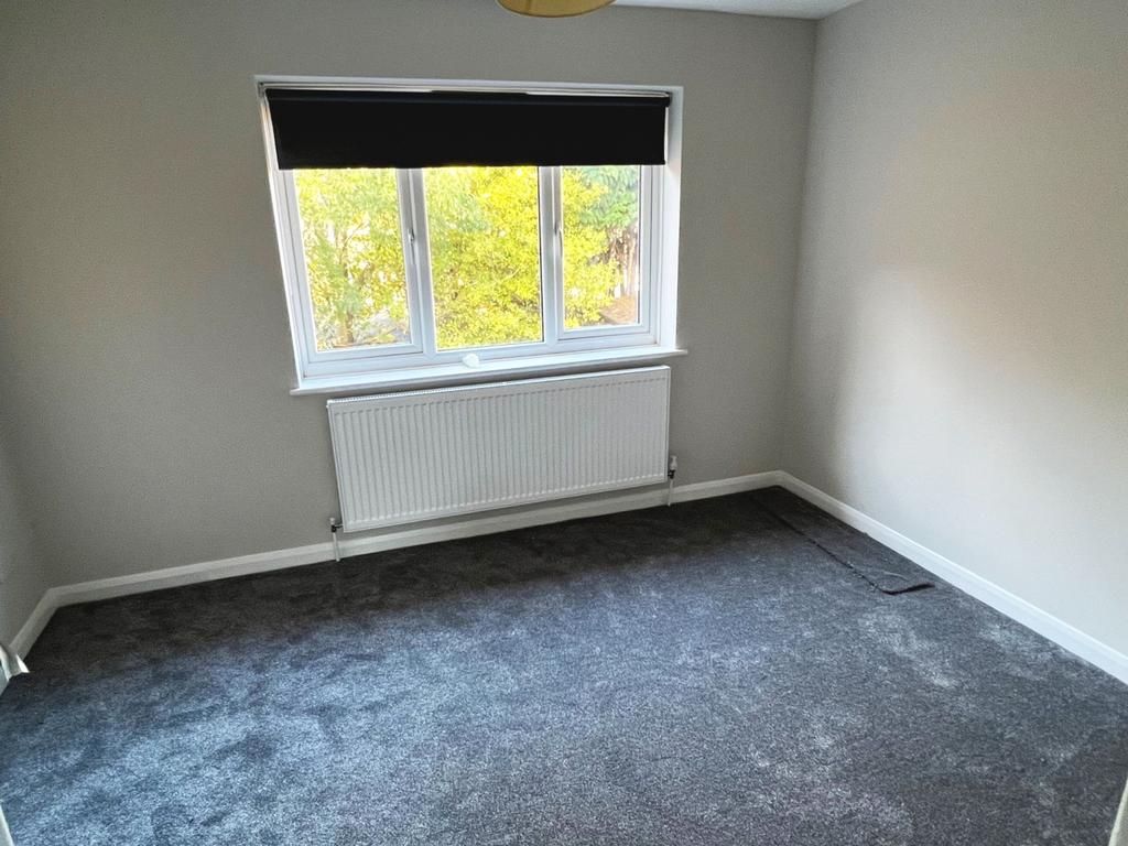 Alton Court Aymer Drive, StainesuponThames, Surrey, TW18 2 bed