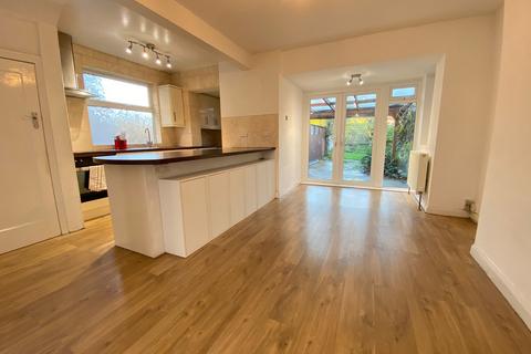 3 bedroom semi-detached house to rent, Elgin Avenue, Harrow, HA3