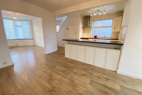 3 bedroom semi-detached house to rent, Elgin Avenue, Harrow, HA3