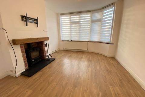3 bedroom semi-detached house to rent, Elgin Avenue, Harrow, HA3