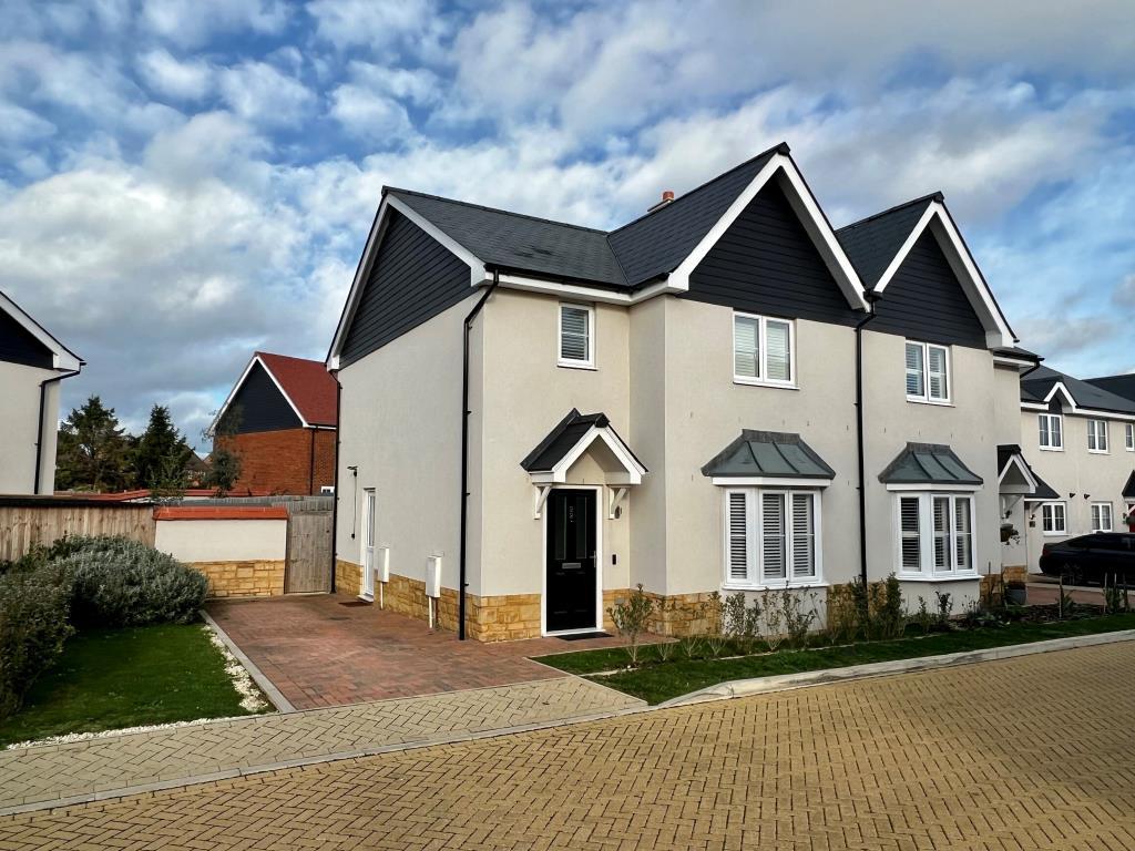 Haddenham, Buckinghamshire, HP17 3 bed semidetached house for sale £