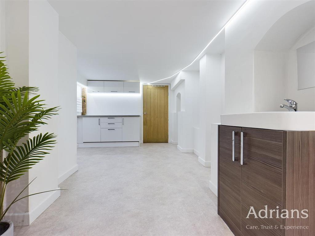 Basement room /