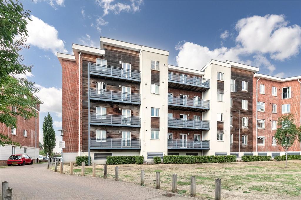 Kingsquarter, Maidenhead, Berkshire, SL6 3 bed apartment £1,700 pcm