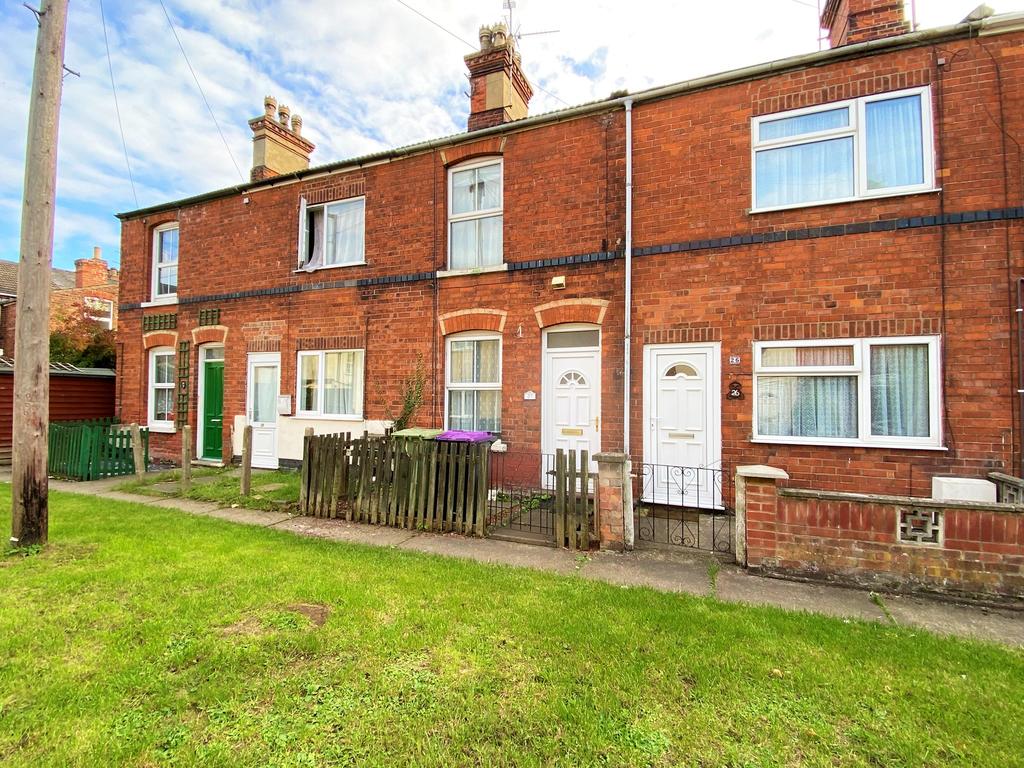 Paddock Grove, Boston, PE21 2 bed terraced house - £70,000