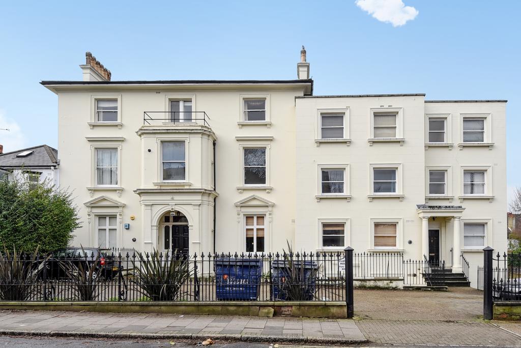 Park Hill Clapham SW4 2 bed flat £2,200 pcm (£508 pw)