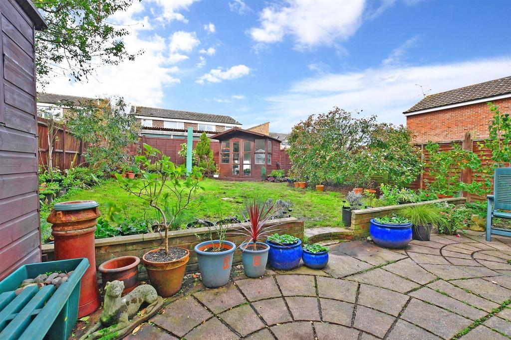 Staple Drive, Staplehurst, Tonbridge... 4 bed detached house £435,000