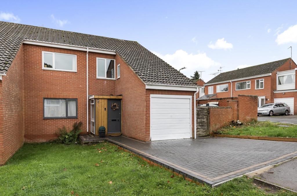 Stuart Green, Warminster, BA12 4 bed semidetached house £355,000
