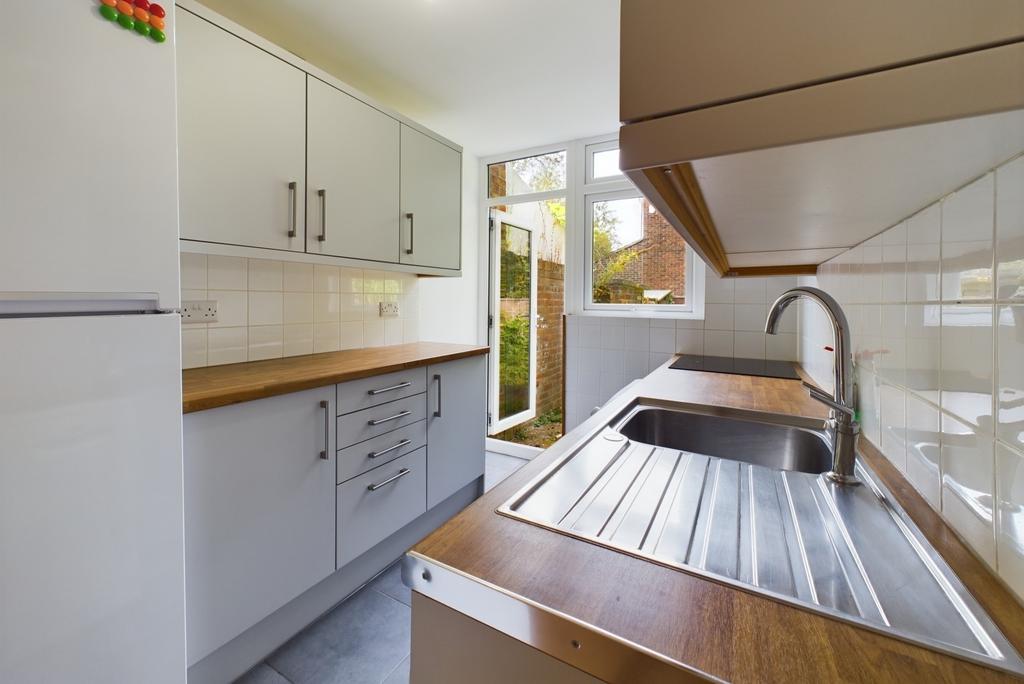 Cam02545 g0 pr0239 still013