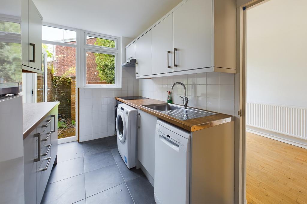 Cam02545 g0 pr0239 still014