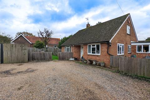 3 bedroom cottage for sale - The Green, Catsfield, TN33