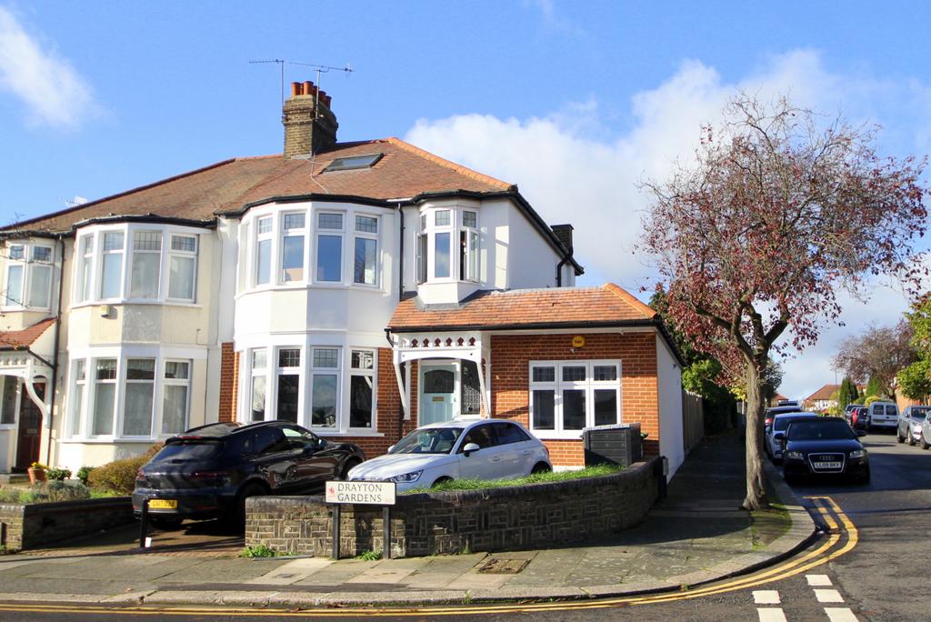 Drayton Gardens, N21 4 bed semidetached house £3,000 pcm (£692 pw)