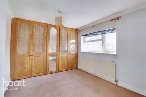 5 Cross Green, Basildon, SS16 5QW