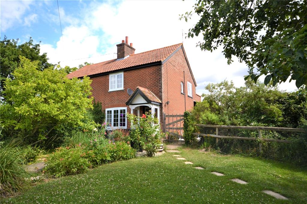 Bovingdon Cottages, Bovingdon Road, CM7 3 bed semidetached house £