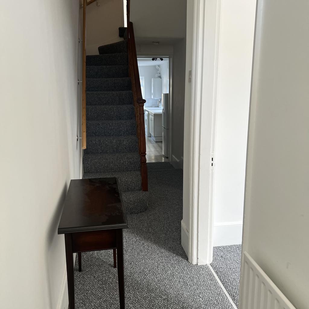 Blackheath Vale, London SE3 2 bed terraced house £2,400 pcm (£554 pw)