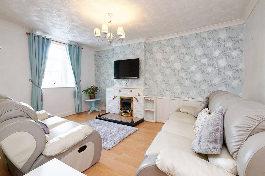 9 Annan Road, Eastriggs, Annan, DG12 6NJ 2 bed semidetached bungalow