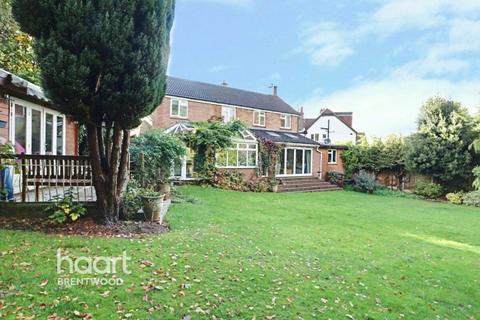 12 Weald Close, Brentwood, CM14 4QU
