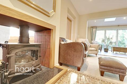 12 Weald Close, Brentwood, CM14 4QU
