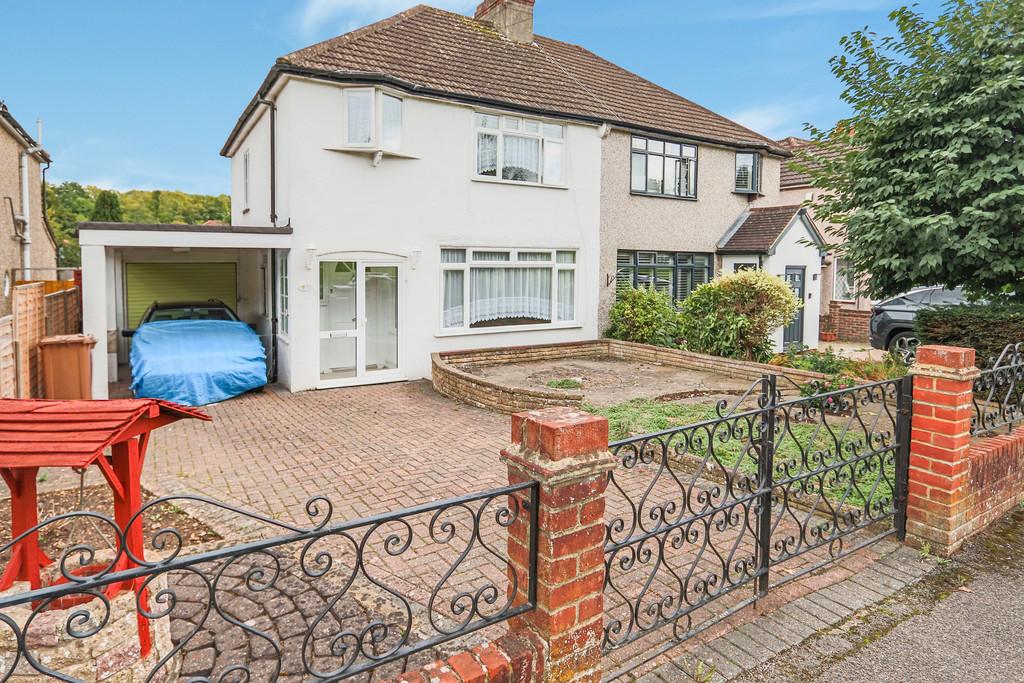 Church Lane Avenue, Coulsdon 3 bed semidetached house £495,000