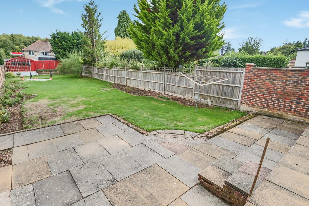 Church Lane Avenue, Coulsdon 3 bed semidetached house £495,000