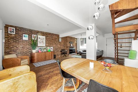 22 Begbie Road, London, SE3 8DA