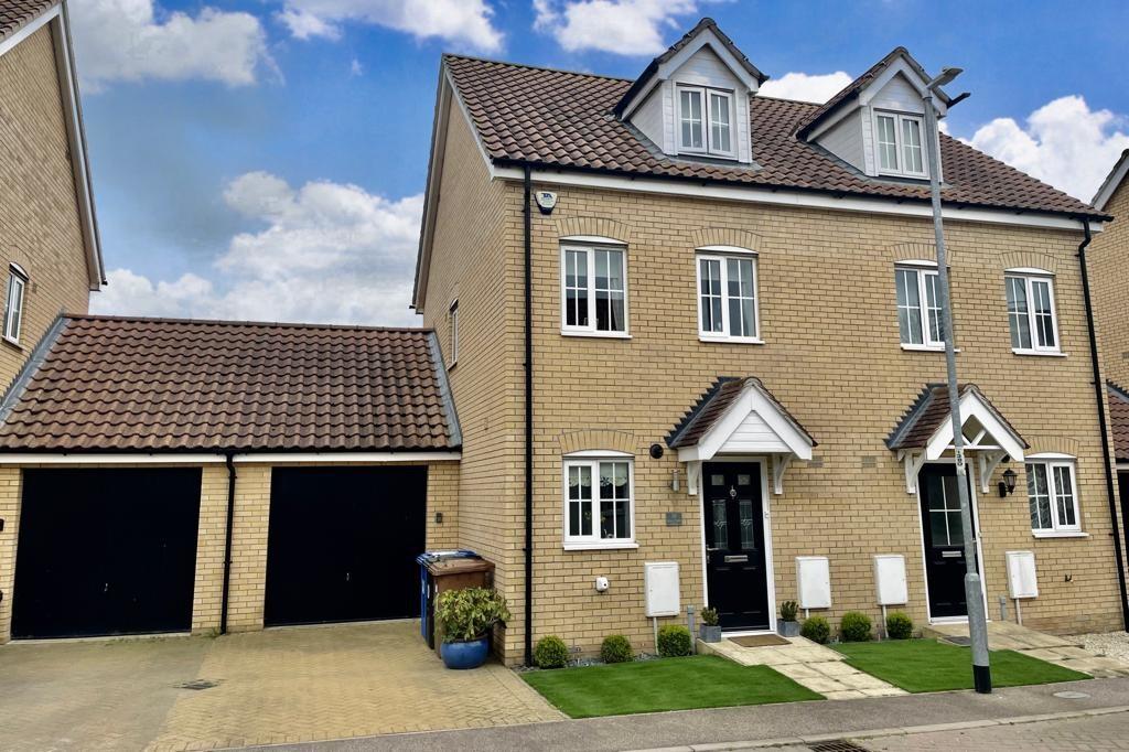 Mary Clarke Close, Hadleigh 3 bed semidetached house for sale £300,000