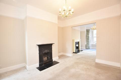 4 bedroom terraced house to rent, Valley Road, Harrogate, HG2 0JQ