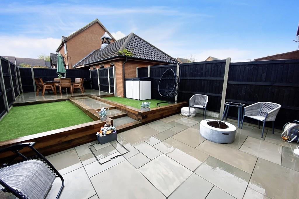 Kings Road, Glemsford 2 bed end of terrace house £230,000