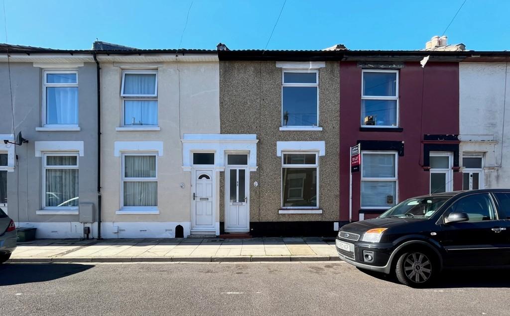 Esslemont Road, Southsea, Portsmouth 2 bed terraced house for sale £