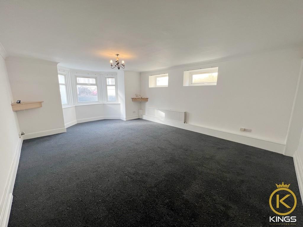 Alhambra Road, Southsea 2 bed ground floor flat £895 pcm (£207 pw)