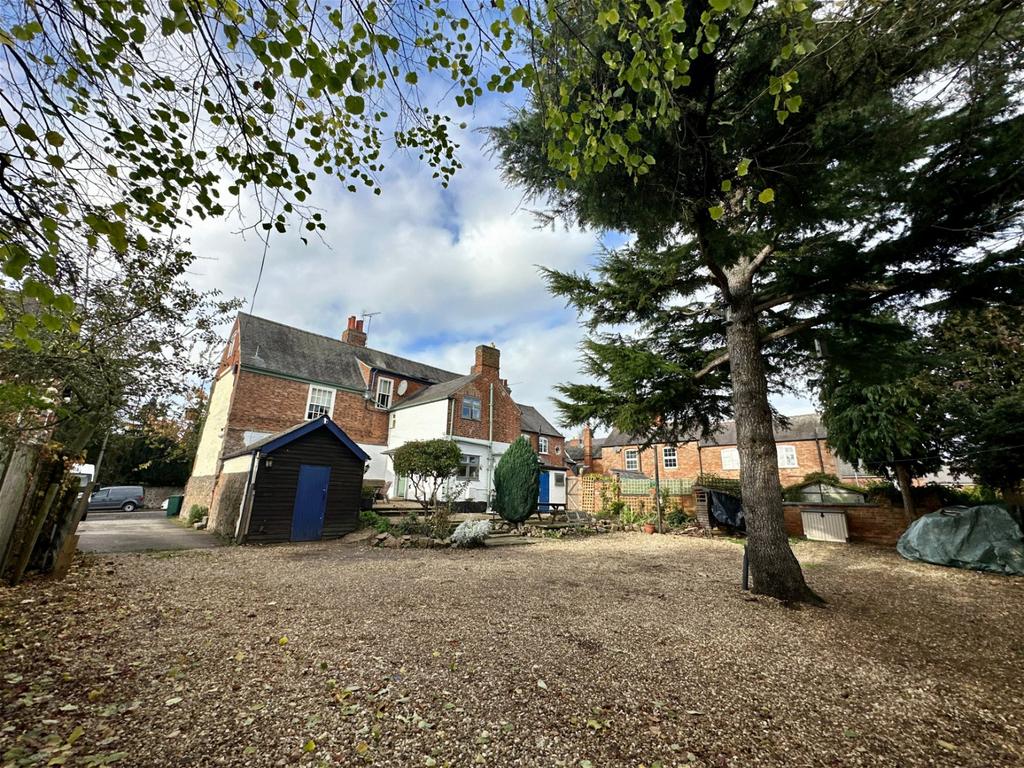 The Hollies, The Cross, Enderby 5 bed semidetached house for sale £
