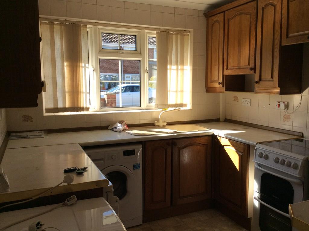 Oak Avenue, Goole 2 bed semidetached bungalow £635 pcm (£147 pw)