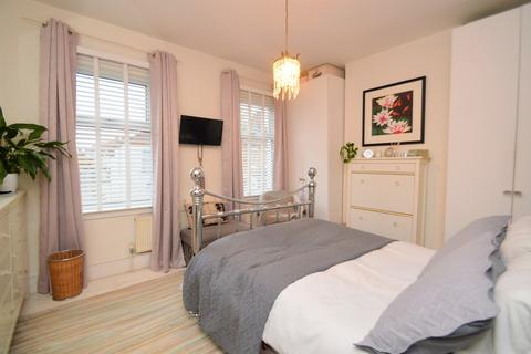 172 Flaxton Road, London, SE18 2JZ