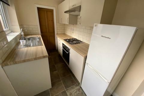 2 bedroom terraced house to rent, Albany Street, York