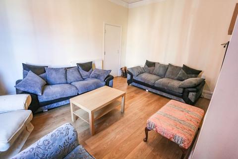 5 bedroom terraced house to rent, BILLS INCLUDED - Brudenell Mount, Hyde Park, Leeds,LS6