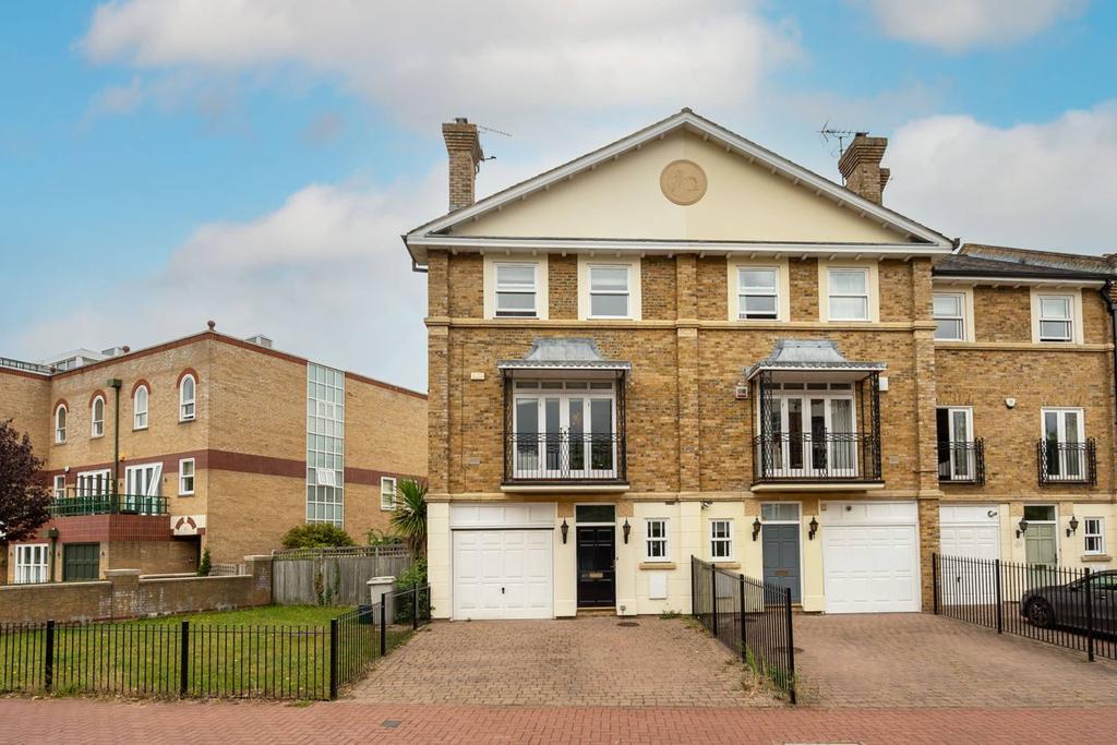 Trinity Church Road, Castelnau... 4 bed end of terrace house £5,000