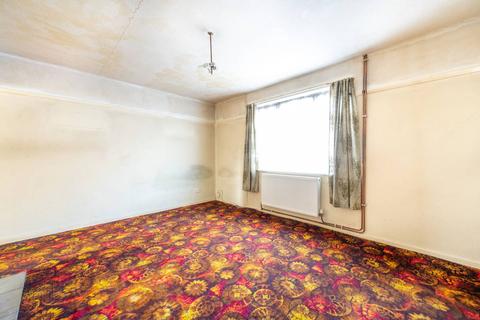 143 Murchison Road, London, E10 6LY