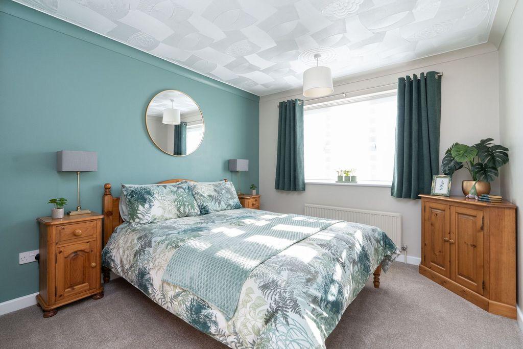 Bedroom 2 (Double)