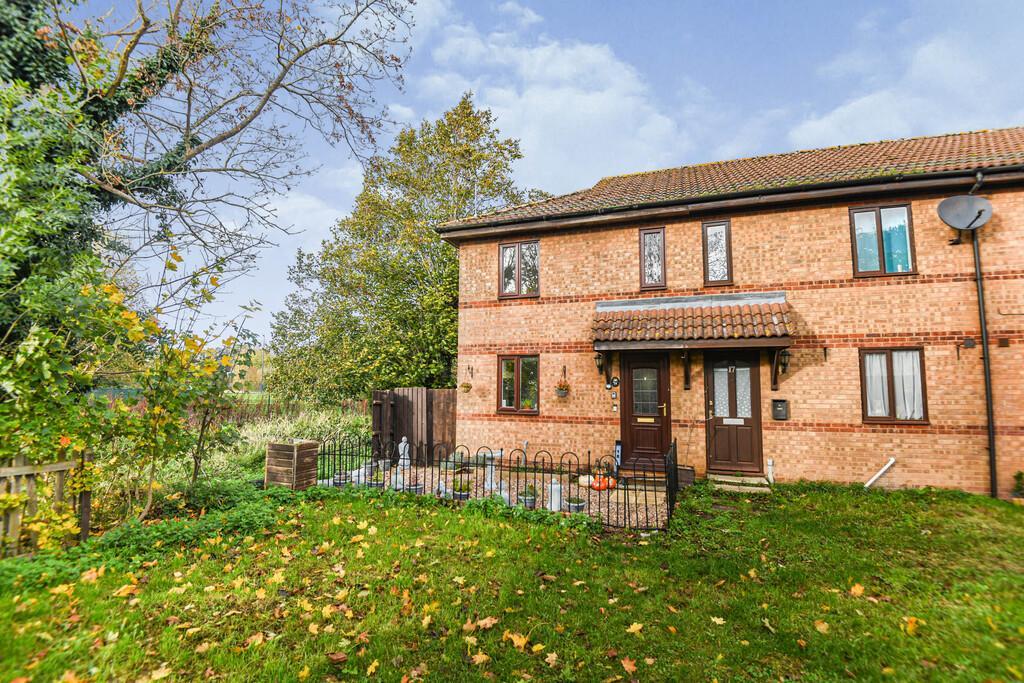The Lawns, Wisbech, PE13 1SW 2 bed end of terrace house for sale £150,000