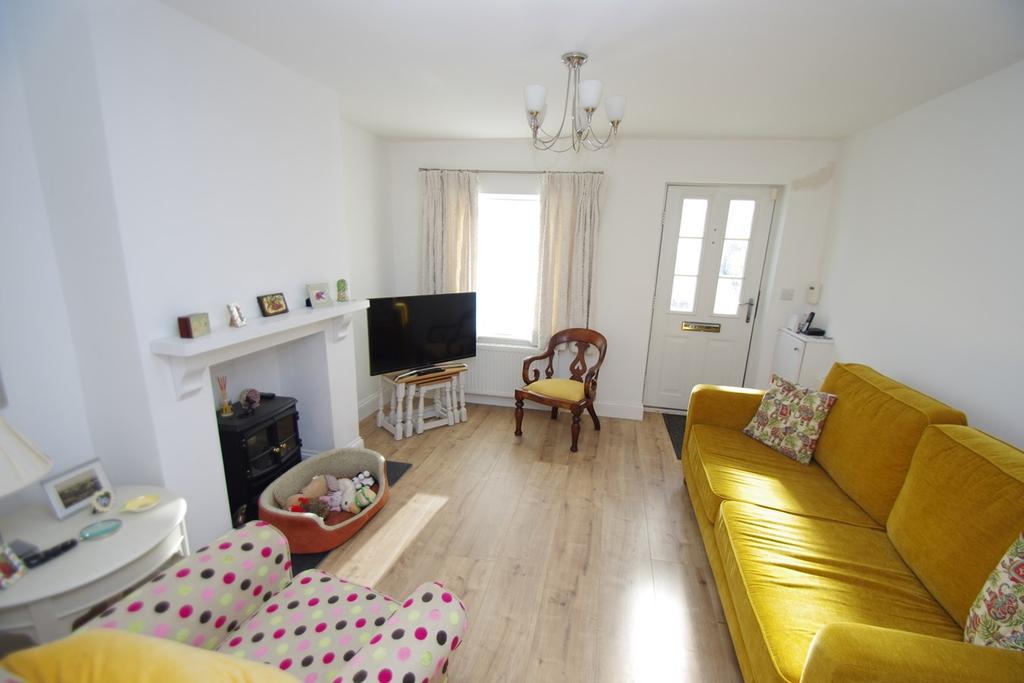 Upper Paddock Road, Watford, WD19 2 bed terraced house £1,600 pcm (£369 pw)