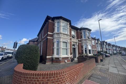 Studio to rent, Devonshire Avenue, Southsea